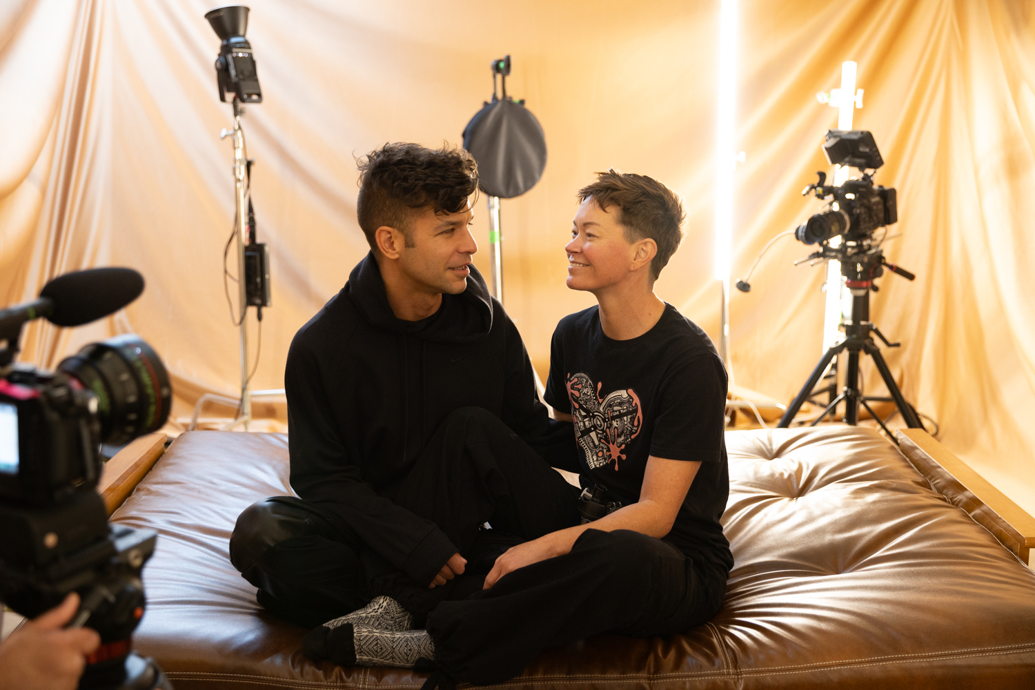 Jiz Lee and Øthyr behind the scenes